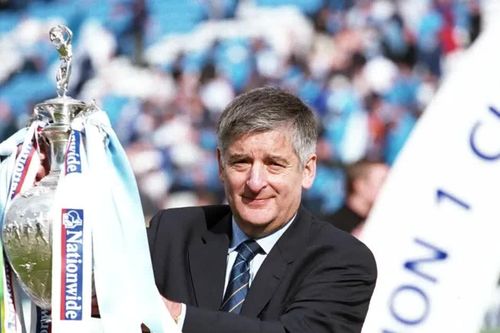 Cựu chủ tịch Man City muốn CLB bị loại khỏi Premier League