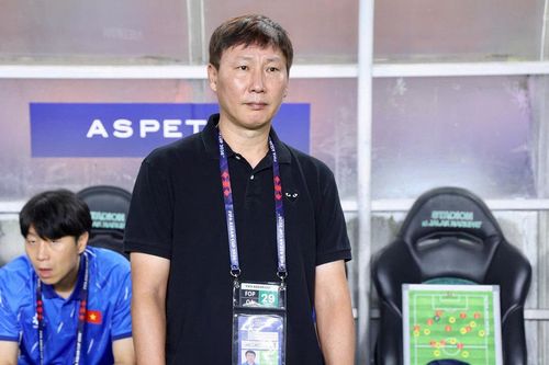 HLV Kim Sang Sik: Tiếc nuối, nhận trách nhiệm sau trận thua Thái Lan