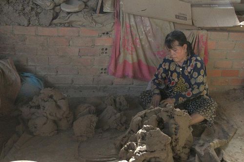 Nghệ thuật làm gốm của người Chăm tại Bàu Trúc: Hành trình gìn giữ một di sản văn hóa