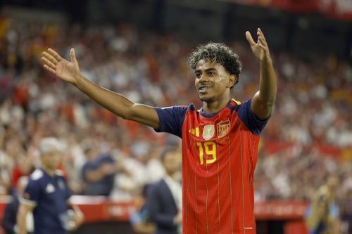 Yamal bùng nổ, Tây Ban Nha hạ gục Croatia 4-1