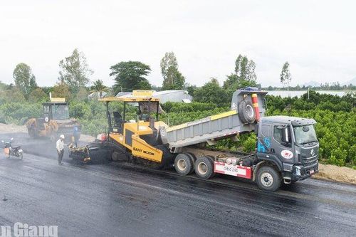 Tăng tốc thi công tuyến cao tốc Châu Đốc - Cần Thơ - Sóc Trăng