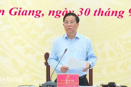 Chủ tịch UBND tỉnh An Giang Hồ Văn Mừng đối thoại vụ khiếu nại hơn 3,6ha đất tại Phú Quốc