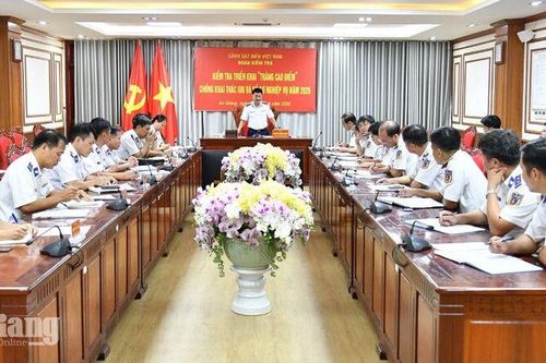 Cảnh sát biển phát hiện nhiều vụ vi phạm trong tháng cao điểm chống IUU