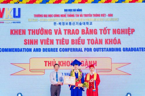 Trường Đại học Công nghệ Thông tin và Truyền thông Việt - Hàn trao bằng tốt nghiệp cho gần 900 tân kỹ sư, tân cử nhân