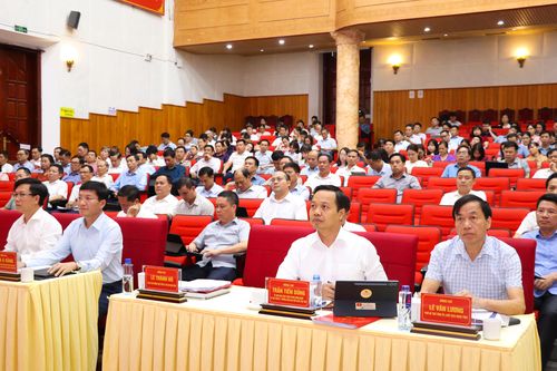 Triển khai thực hiện nghị quyết, chỉ thị của Bộ Chính trị và chương trình, kế hoạch của tỉnh