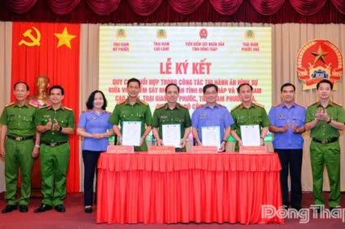 Viện Kiểm sát nhân dân tỉnh và 3 trại giam ký kết quy chế phối hợp