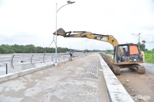Đồng Tháp: Kè sông Cần Lộc và kè phía Tây sông Long Uông tăng tốc về đích