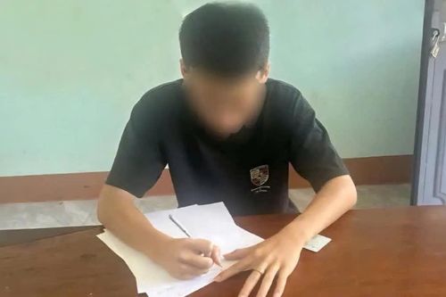 Đăng ảnh cầm dao tự chế lên TikTok để thể hiện, nam sinh bị mời làm việc