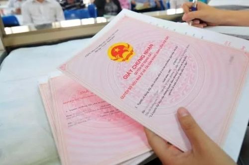 Đề xuất ghi đầy đủ tên người có chung quyền sử dụng đất trên sổ đỏ hộ gia đình