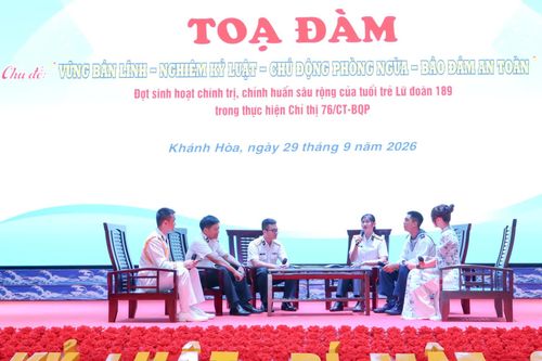 Lữ đoàn 189 Hải quân tọa đàm chấp hành nghiêm pháp luật, kỷ luật và xây dựng gia đình hạnh phúc
