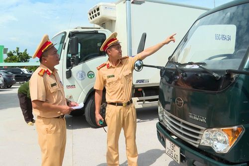 Cảnh báo nguy cơ vi phạm pháp luật khi chậm thực hiện thủ tục đăng ký, kiểm định xe