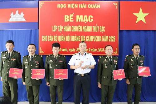 Học viện Hải quân bế mạc lớp tập huấn cho cán bộ Quân đội Hoàng gia Campuchia