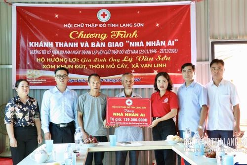 Bàn giao "Nhà nhân ái" cho hộ có hoàn cảnh khó khăn tại xã Vạn Linh