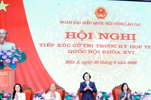 Phó Thủ tướng Phạm Thị Thanh Trà tiếp xúc cử tri tại Lào Cai