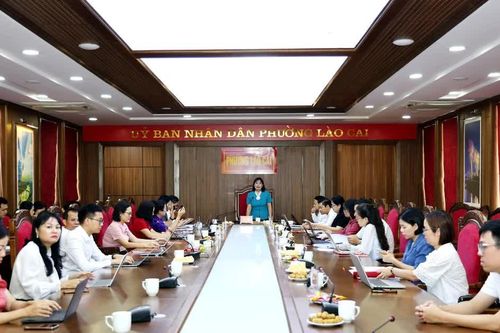 Đoàn Giám sát Ủy ban Trung ương MTTQ Việt Nam làm việc với phường Lào Cai về thực hiện dân chủ ở cơ sở