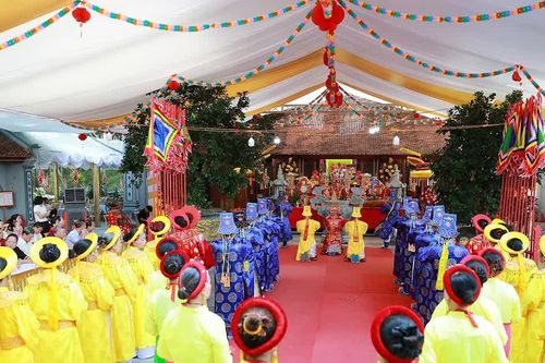 Linh thiêng Lễ tưởng niệm Hưng Đạo Đại Vương Trần Quốc Tuấn tại Đền Thượng