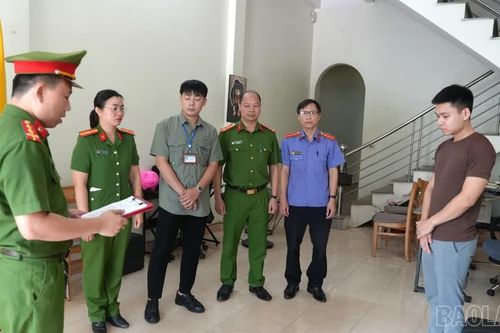 Lào Cai: Khởi tố đối tượng lừa dối khách hàng khi bán thảo mộc qua mạng xã hội