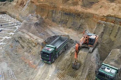 Khẩn trương san nền, triển khai thi công Trường Phổ thông nội trú Tiểu học và THCS Bản Vược