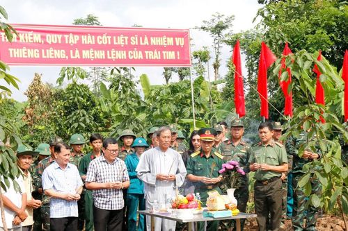 Lần theo dấu tích đồng đội