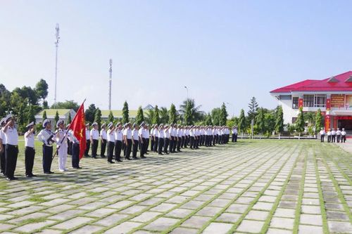 Vùng 2 Hải quân kiểm tra toàn diện Lữ đoàn 681
