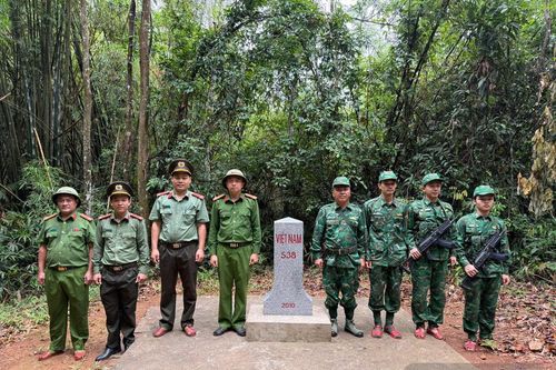 'Lá chắn mềm' nơi biên cương