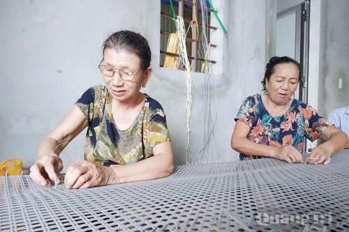 'Giữ lửa' nghề mây xiên Hà Tiến