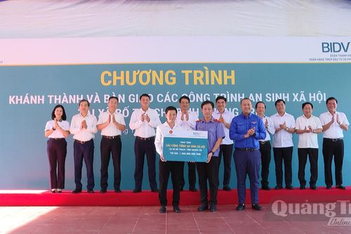 Khánh thành, bàn giao các công trình an sinh xã hội