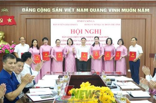 Bàn giao chức năng tham mưu công tác dân vận sang khối Mặt trận Tổ quốc