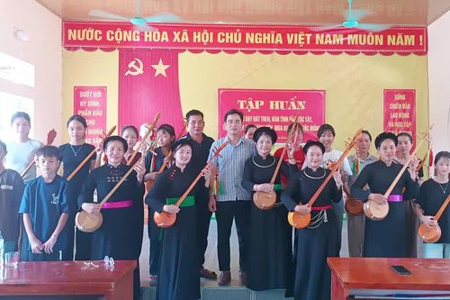 Trung Hà mở lớp truyền dạy văn hoá dân tộc