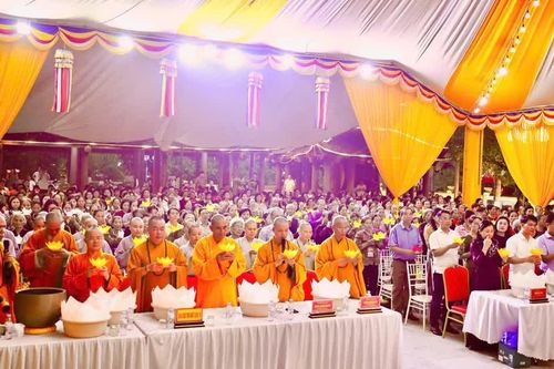 Lễ cầu siêu các anh hùng liệt sĩ nhân kỷ niệm 60 năm ngày hy sinh của 10 nữ dân quân pháo phòng không Lam Hạ