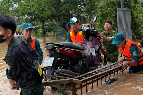 Mưa lớn cùng triều cường gây ngập nhiều khu vực tại Đồng Nai