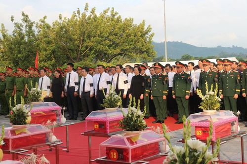 Xúc động lễ truy điệu và an táng 71 hài cốt liệt sĩ ở Lào Cai