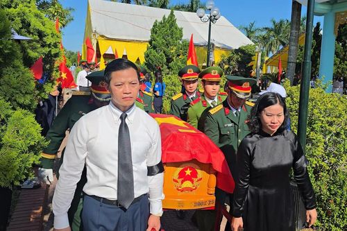 Truy điệu, an táng 30 hài cốt liệt sĩ tại Nghĩa trang Liệt sĩ Quảng Trị
