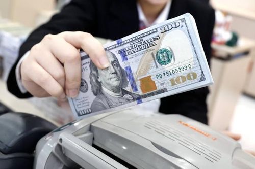 Ngân hàng giúp doanh nghiệp dựng 'lá chắn' trước biến động tỷ giá