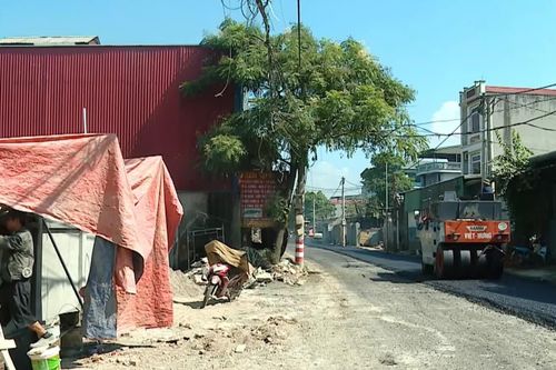 Xã Phúc Thọ thảm nhựa đoạn đường dở dang suốt 8 năm
