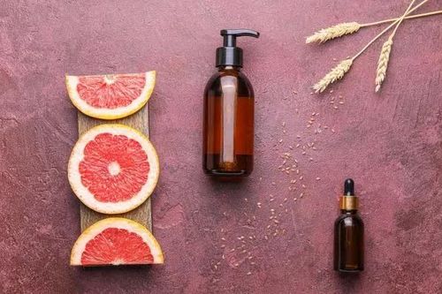 Dầu gội bưởi có thật sự giúp giảm rụng tóc? 5 điều nên biết trước khi chọn mua
