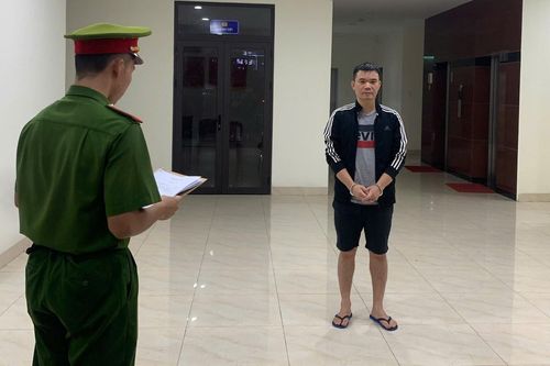 Nhận 30.000 USD đổi tiền cho người nước ngoài rồi chặn liên lạc