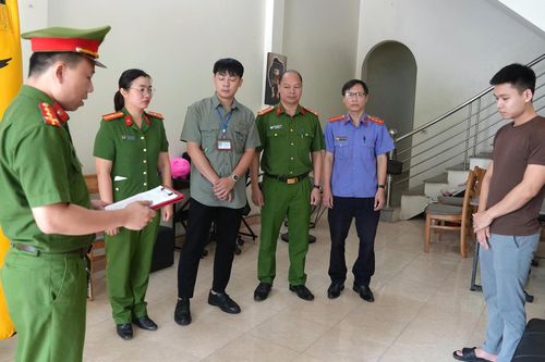 Khởi tố người không bằng cấp y dược, thổi phồng công dụng thảo mộc để bán