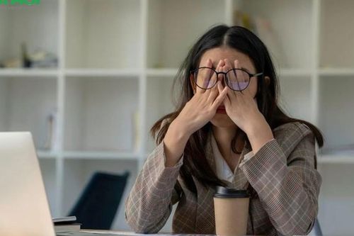 Áp lực chỉ muốn buông xuôi, hãy nhớ đến 3 câu nói này để tự 'kéo' mình trở lại
