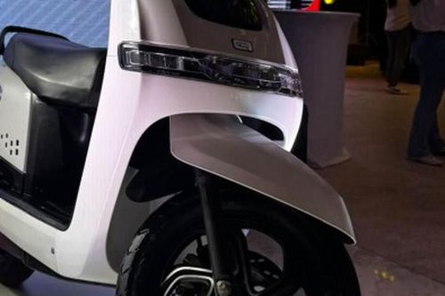 Xe máy điện giá 40 triệu đồng tốc độ tới 82 km/h, di chuyển 115 km/lần sạc, sang hơn SH Mode