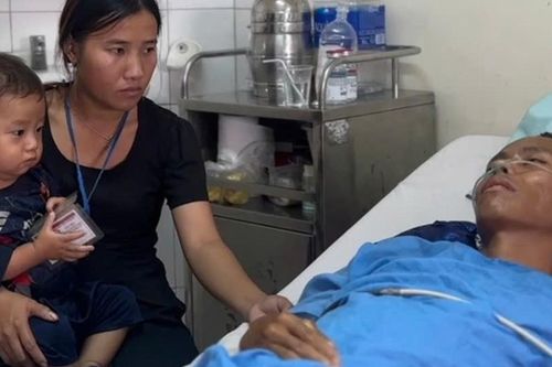 MS 1119: Xót xa cảnh chồng nằm viện chờ phẫu thuật, vợ phải ôm con nhỏ theo, cầu cứu sự trợ giúp