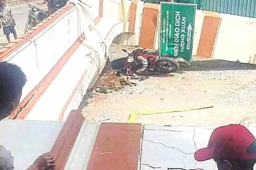 Bé gái 20 ngày tuổi bị bỏ rơi trước tịnh thất, kèm lá thư đầy xót