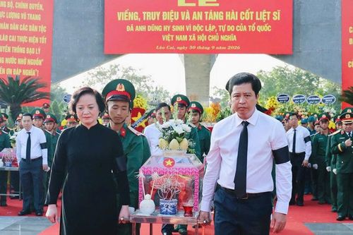 Phó Thủ tướng dự lễ an táng 71 hài cốt liệt sĩ tại Lào Cai