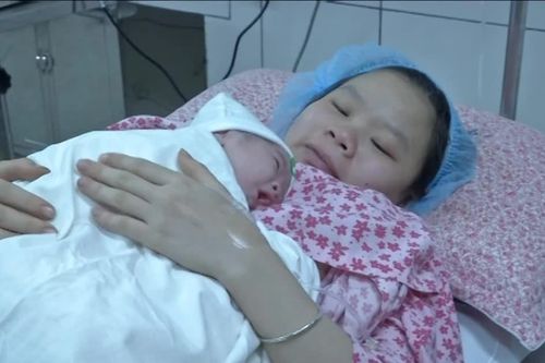 Bộ Y tế đề xuất hỗ trợ tiền, hiện vật nuôi trẻ đến 1 tuổi để khuyến khích sinh con