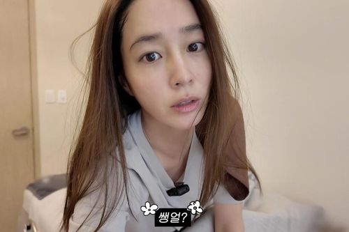 Vợ Lee Byung Hun khoe mặt mộc