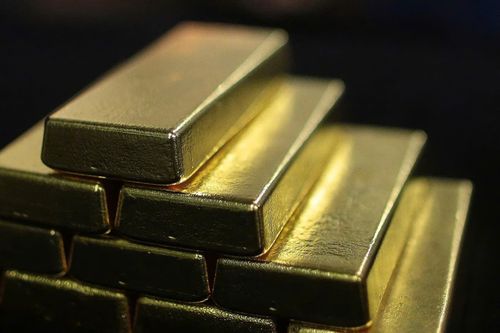 Giá vàng thế giới đang giảm nhanh
