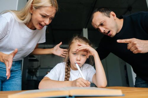 Làm gì khi 'Con ghét bố mẹ'?