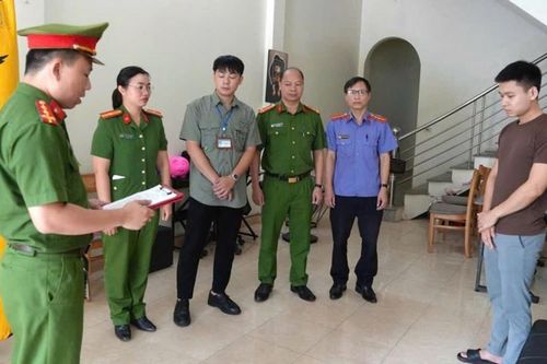 Khởi tố người bán gần 9 tấn thảo mộc không rõ nguồn gốc