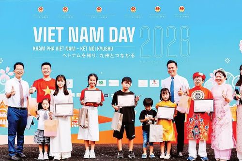 Xây những nhịp cầu mang văn hóa Việt Nam ra thế giới