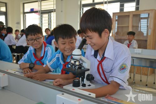 Ngôi trường hạnh phúc của học sinh vùng biên Ia Rvê, Đắk Lắk